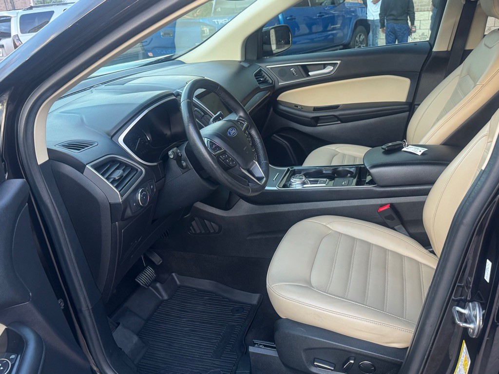 2019 Ford Edge Image 18