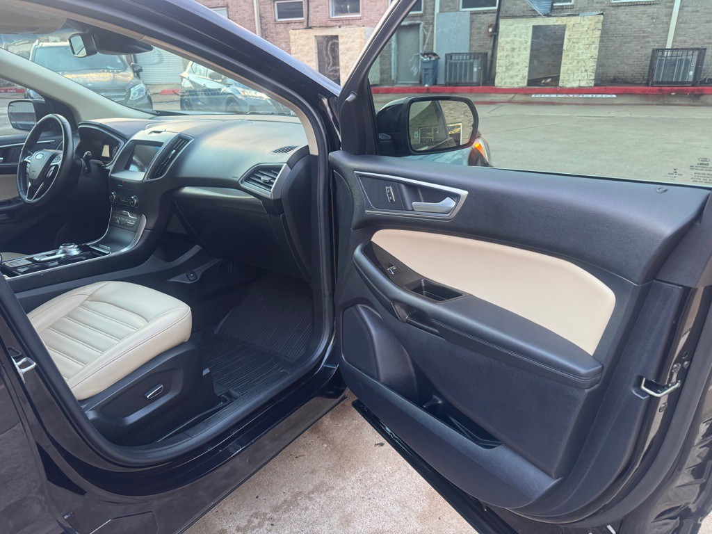 2019 Ford Edge Image 20