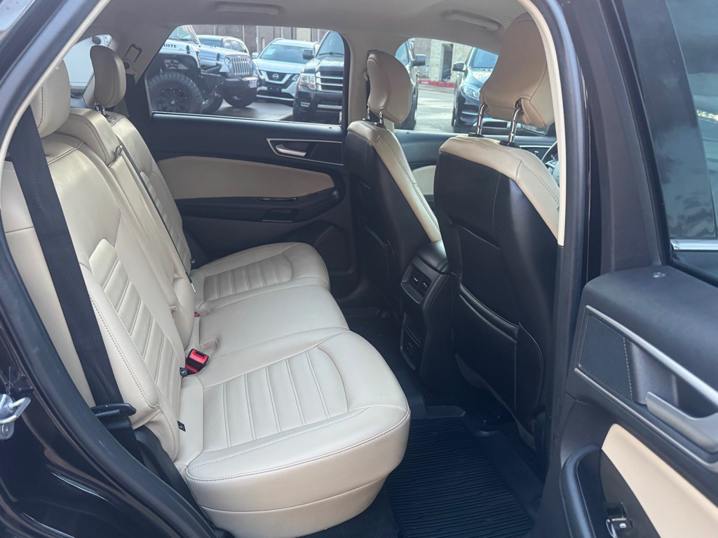 2019 Ford Edge Image 23