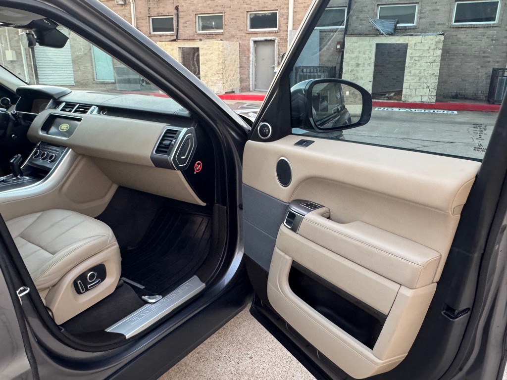 2017 Land Rover Range Rover Sport Image 24