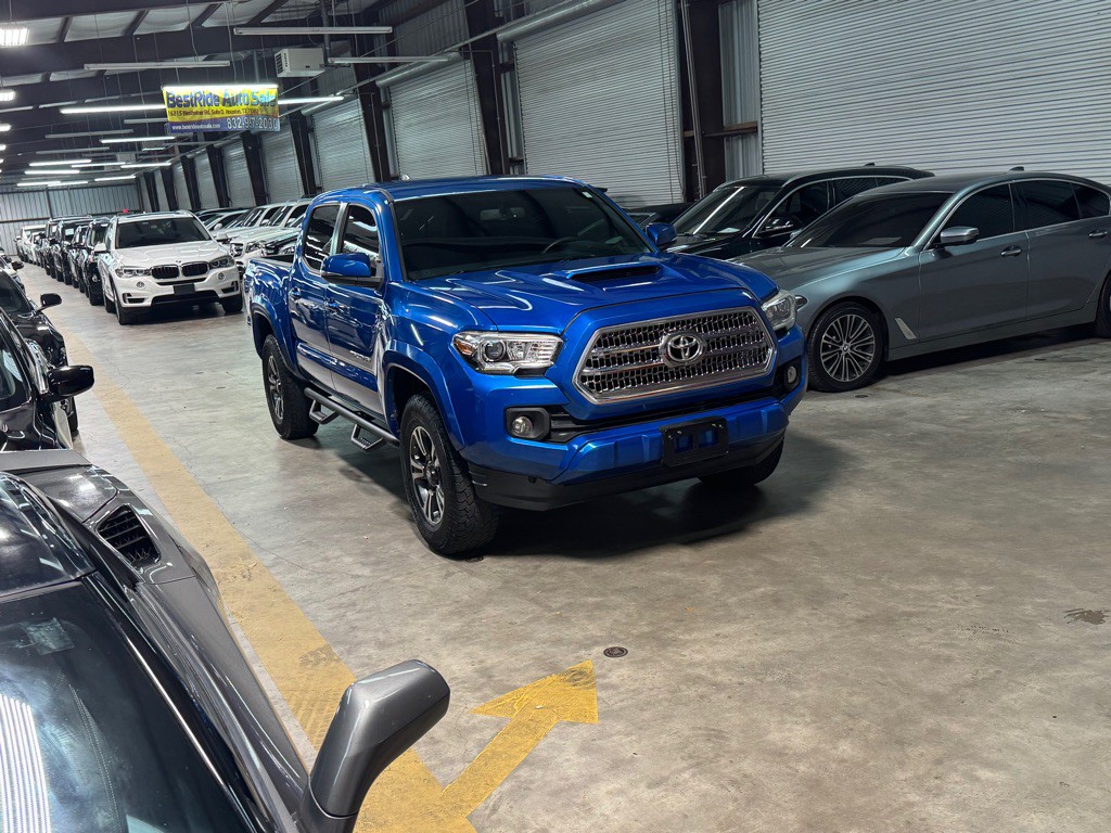 2017 Toyota Tacoma Image 3