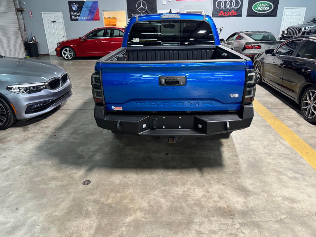 2017 Toyota Tacoma Image 5