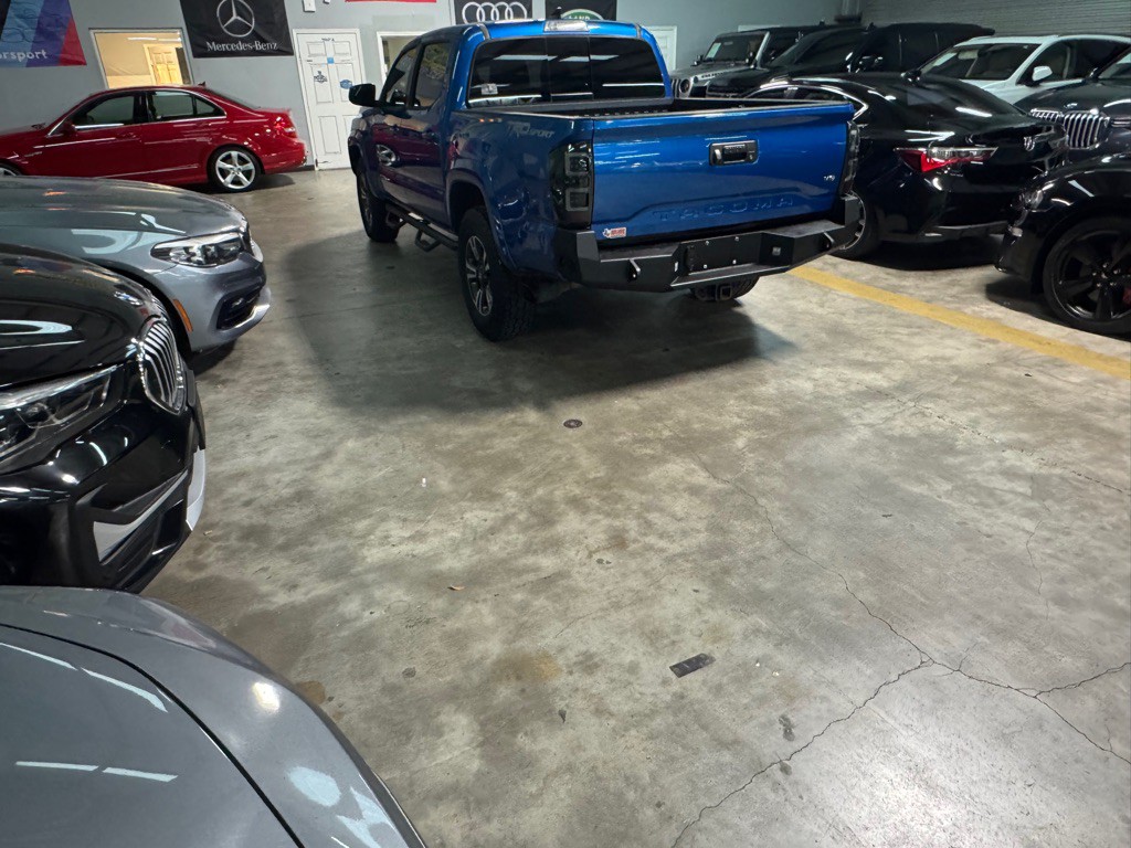 2017 Toyota Tacoma Image 6