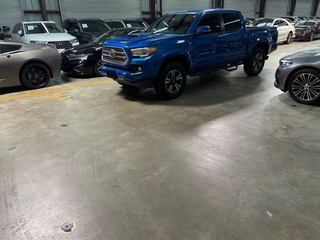 2017 Toyota Tacoma Image 7