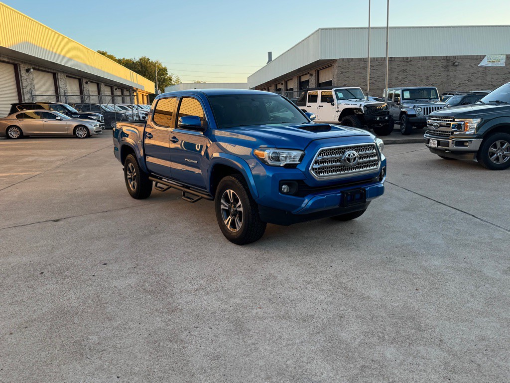 2017 Toyota Tacoma Image 13