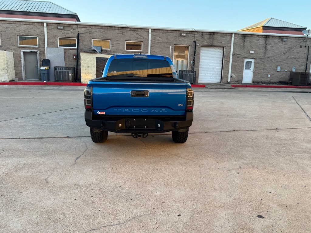 2017 Toyota Tacoma Image 15