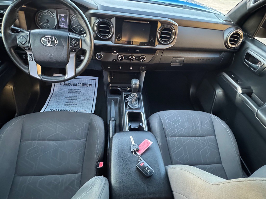 2017 Toyota Tacoma Image 22