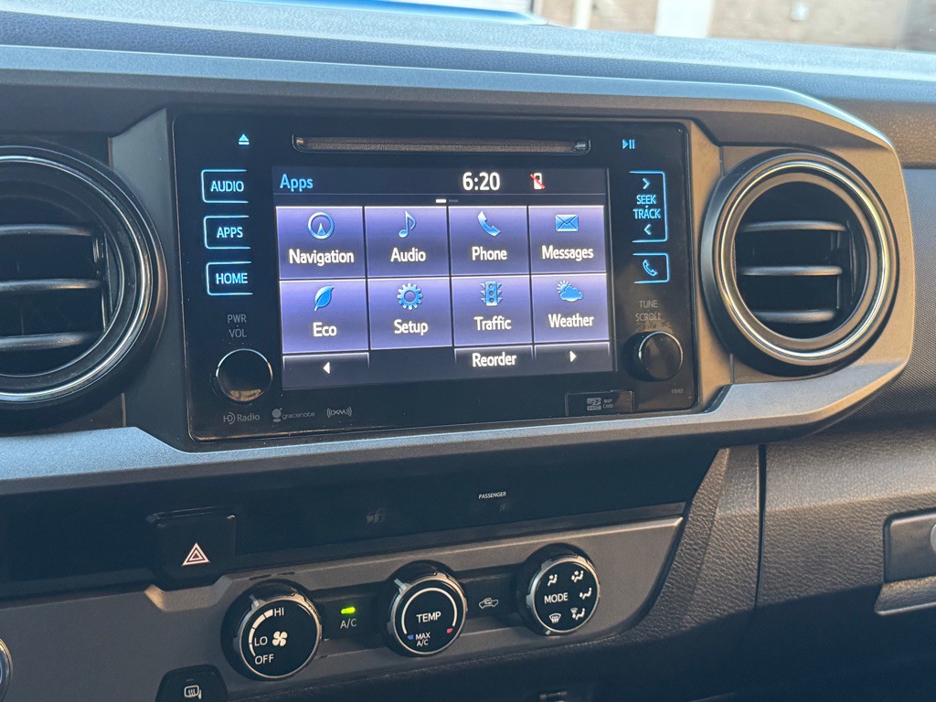 2017 Toyota Tacoma Image 28