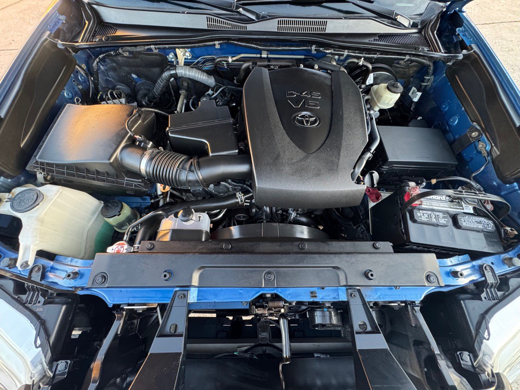 2017 Toyota Tacoma Image 35