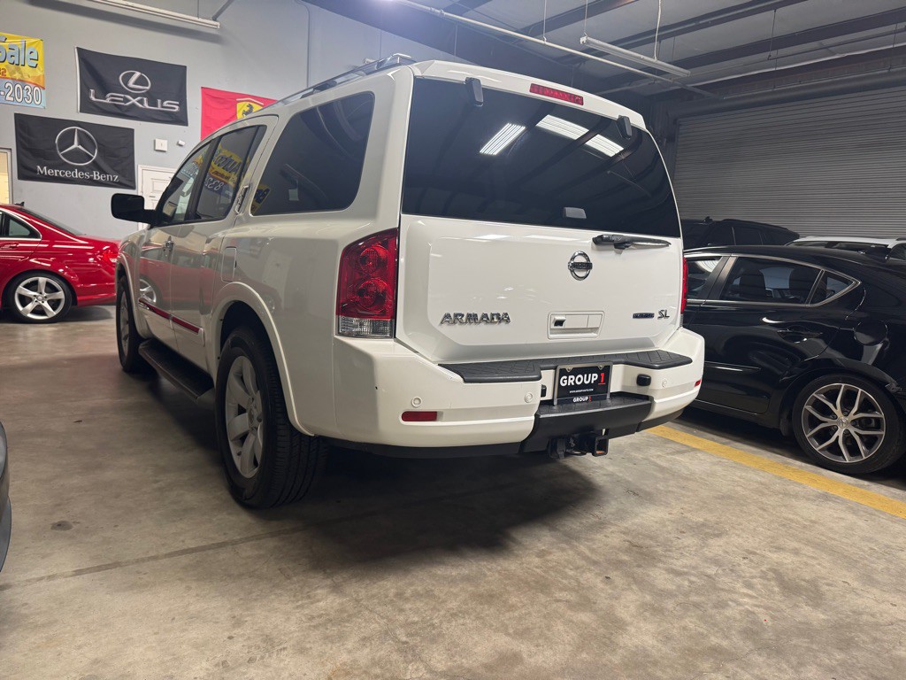 2012 Nissan Armada Image 12
