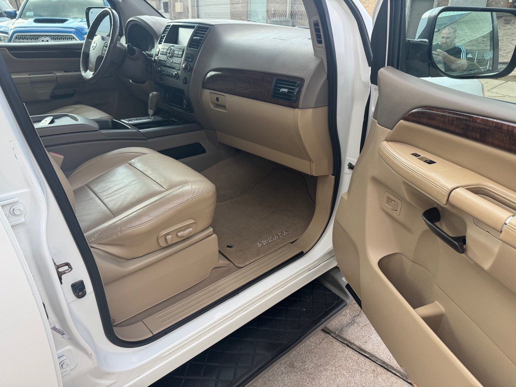2012 Nissan Armada Image 29