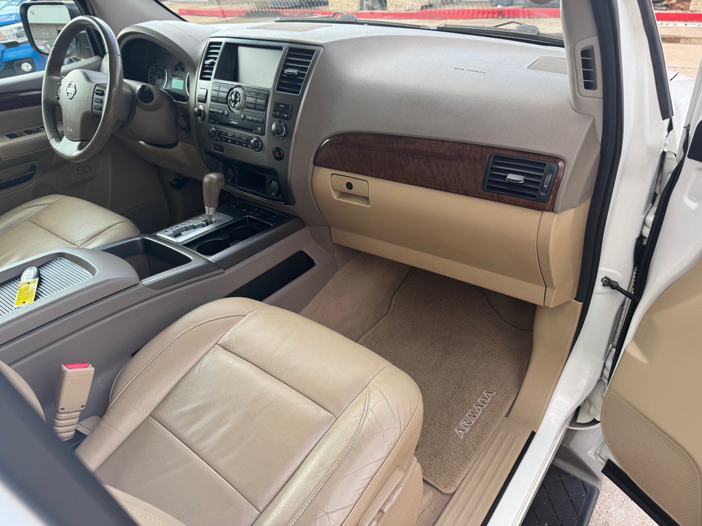 2012 Nissan Armada Image 30