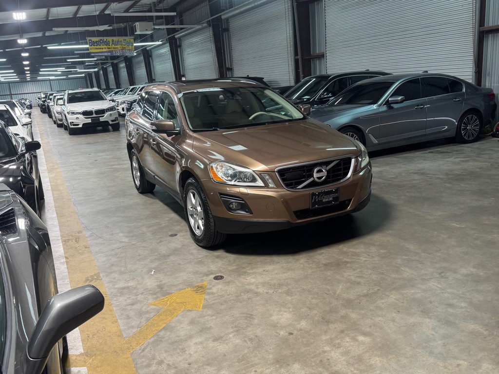 2010 Volvo XC60 Image 3