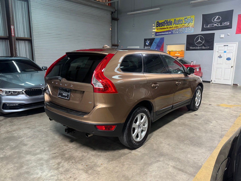 2010 Volvo XC60 Image 4
