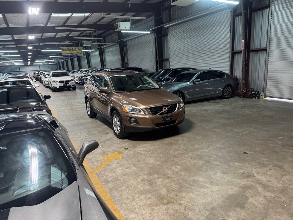 2010 Volvo XC60 Image 9