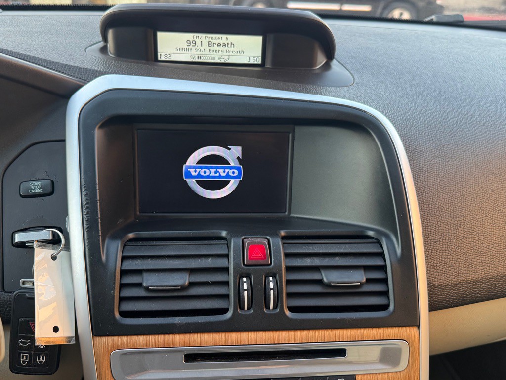 2010 Volvo XC60 Image 27