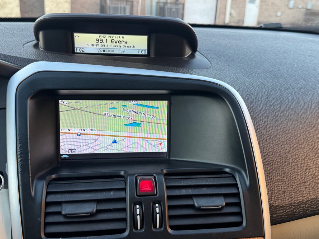 2010 Volvo XC60 Image 28