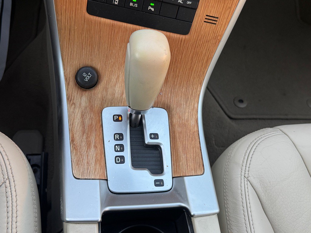 2010 Volvo XC60 Image 31