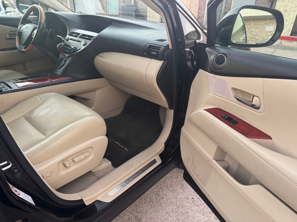 2010 Lexus RX Image 26