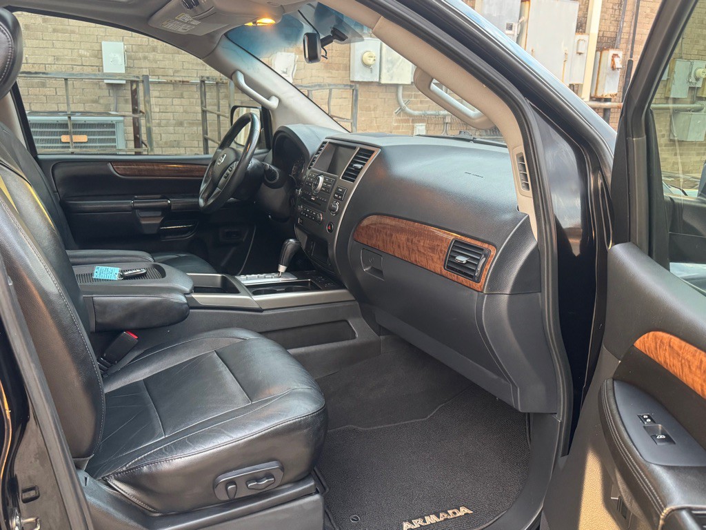 2014 Nissan Armada Image 24