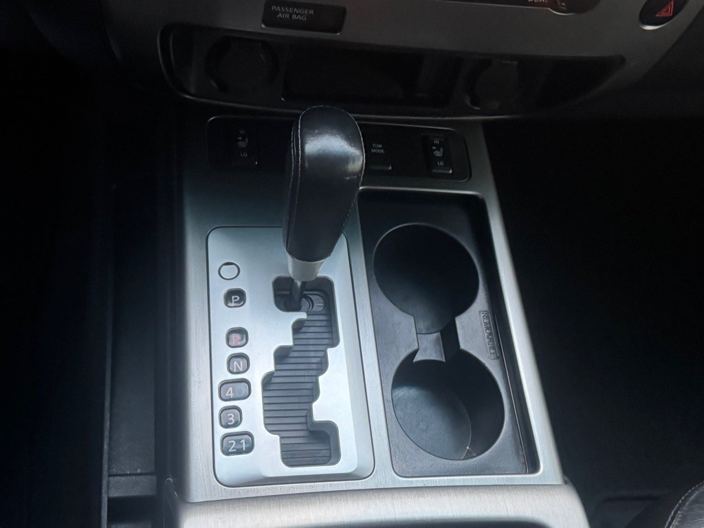 2014 Nissan Armada Image 32