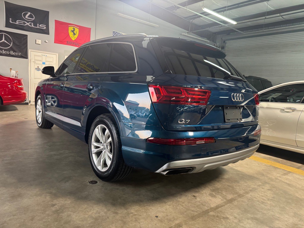 2018 Audi Q7 Image 11