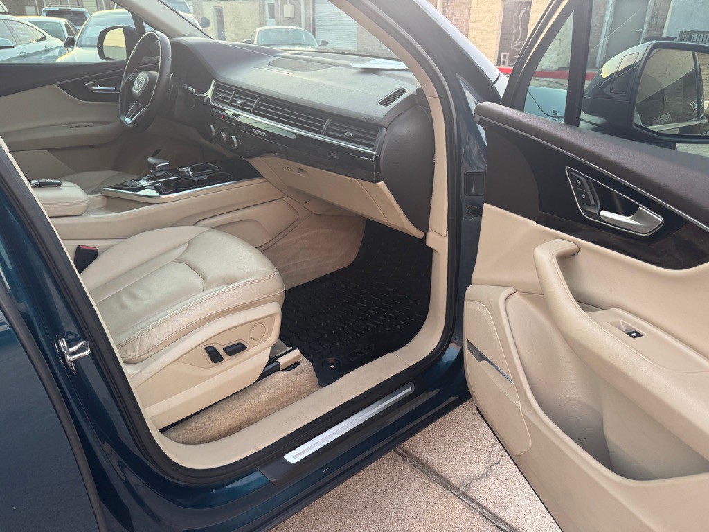 2018 Audi Q7 Image 30