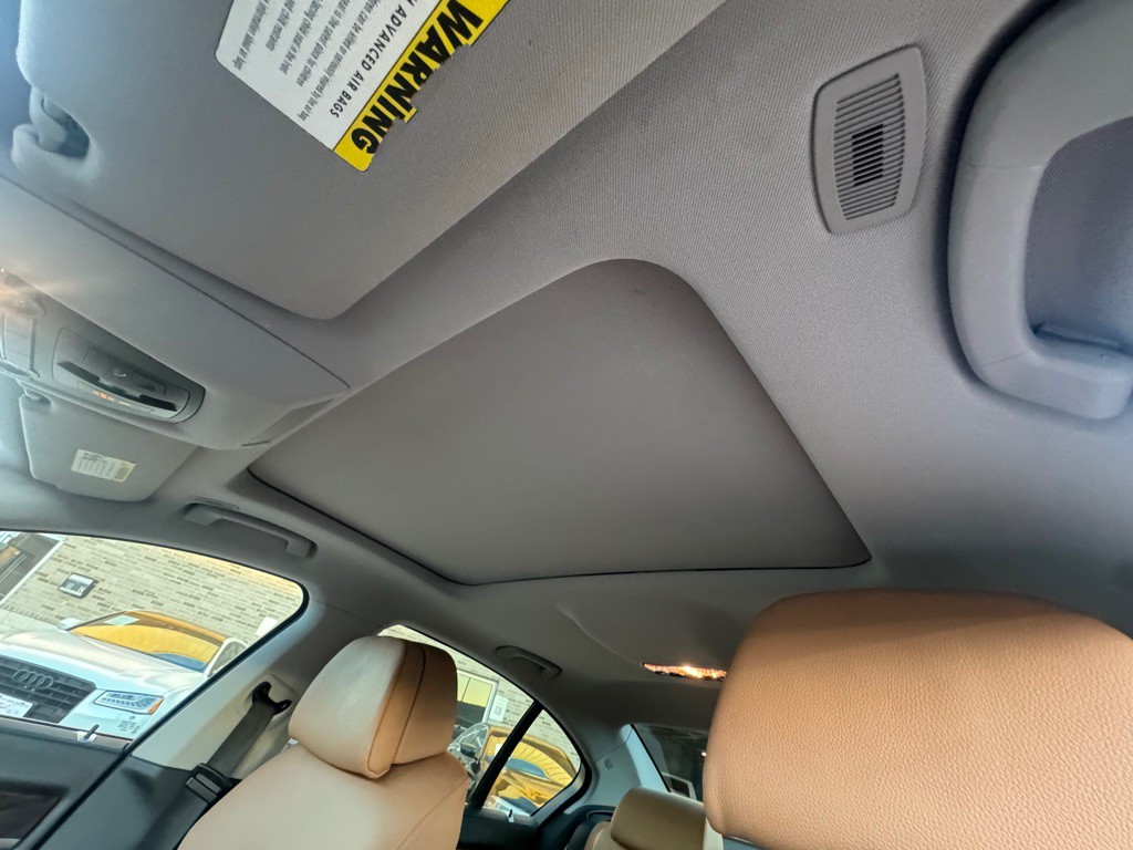 2011 BMW 7 Series Image 34