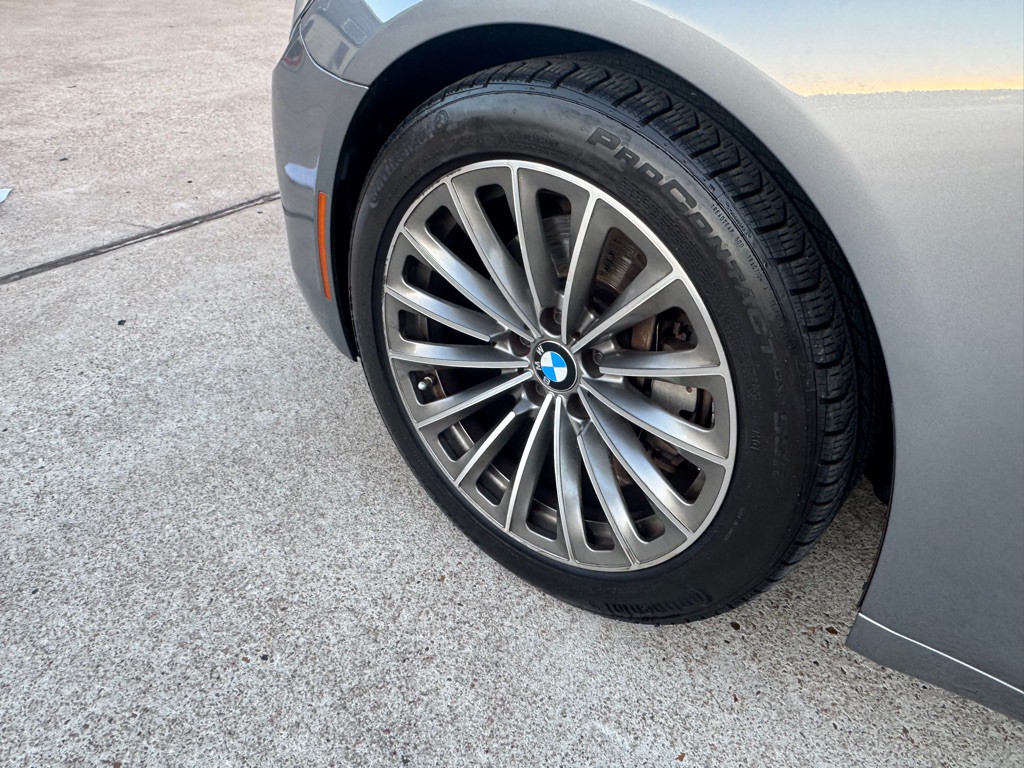 2011 BMW 7 Series Image 36