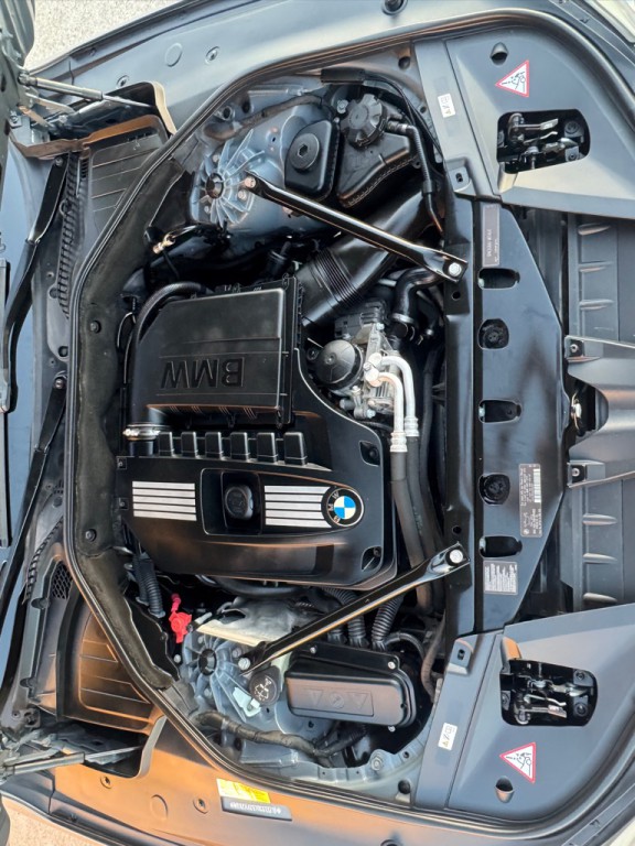 2011 BMW 7 Series Image 37