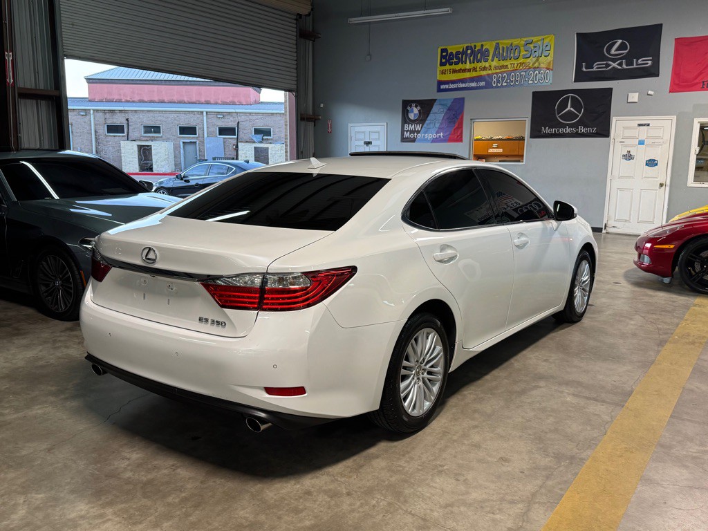 2014 Lexus ES Image 4