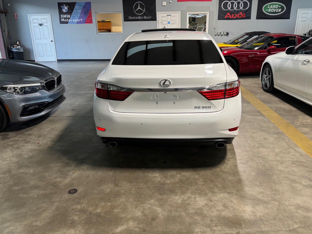 2014 Lexus ES Image 5