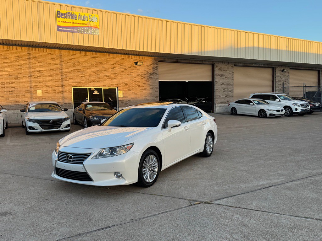 2014 Lexus ES Image 10