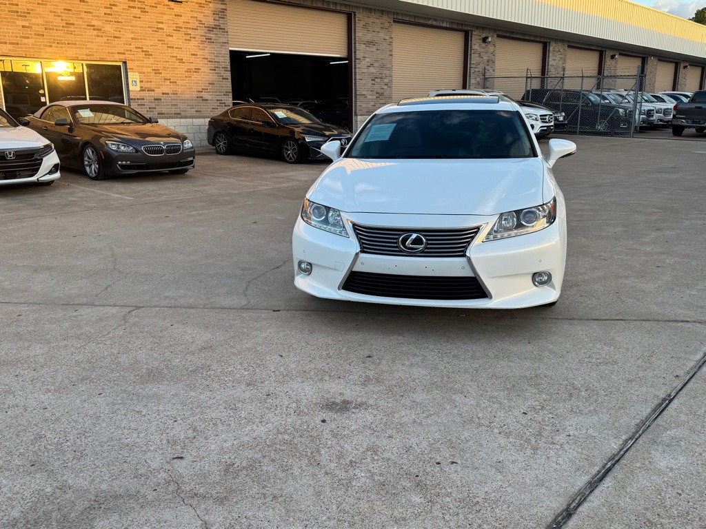 2014 Lexus ES Image 12