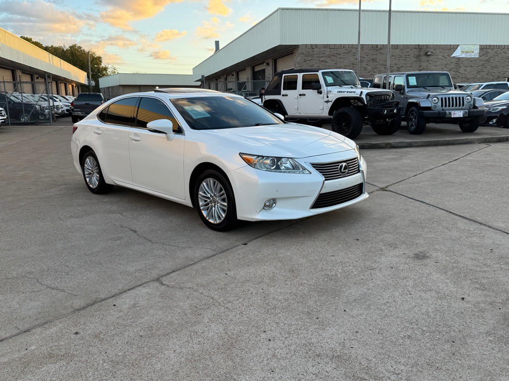 2014 Lexus ES Image 13