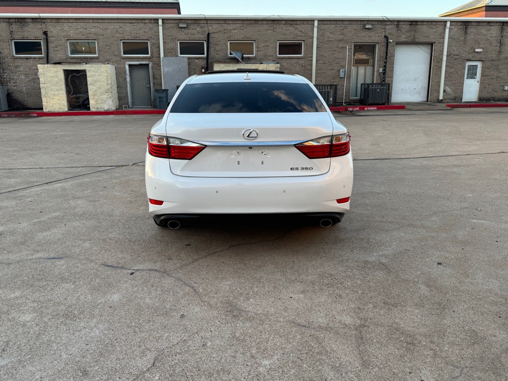 2014 Lexus ES Image 15