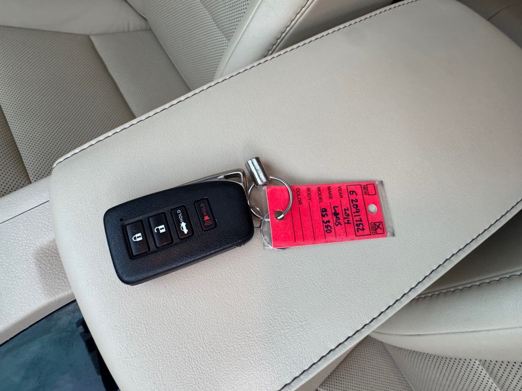 2014 Lexus ES Image 34