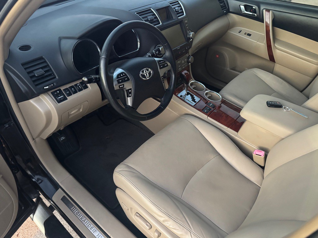 2012 Toyota Highlander Image 30