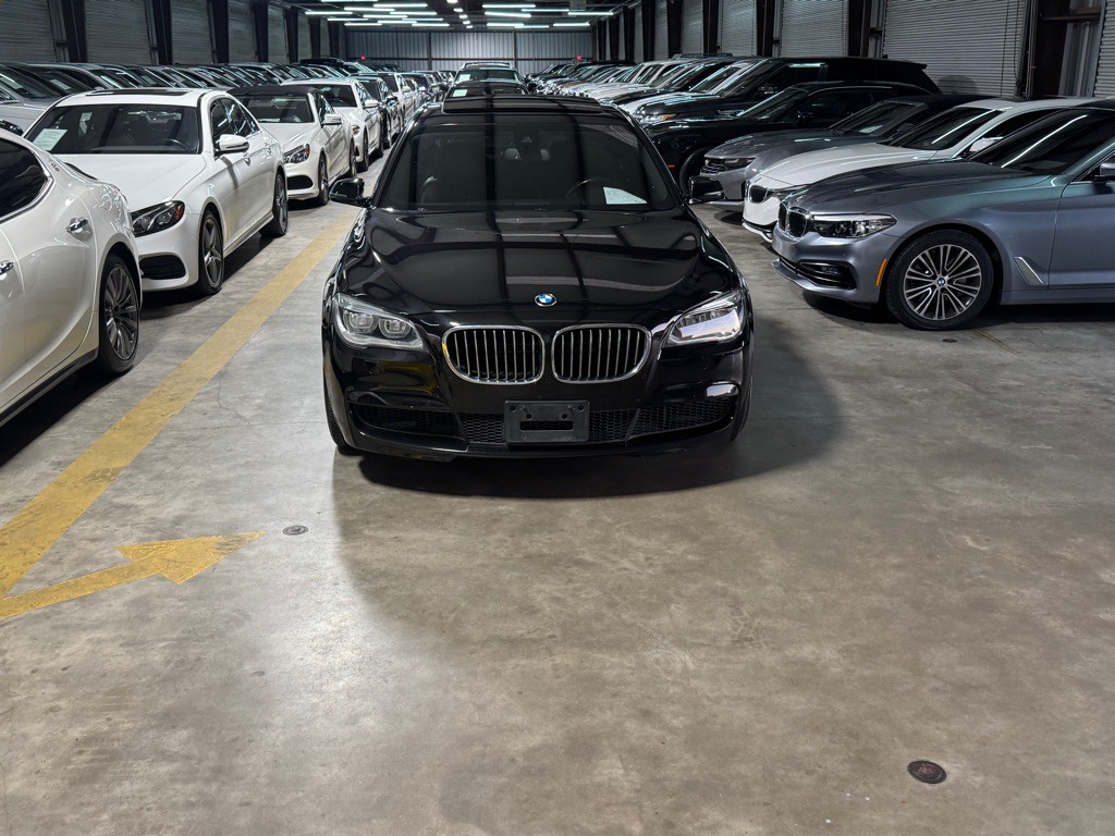 2014 BMW 7 Series Image 2