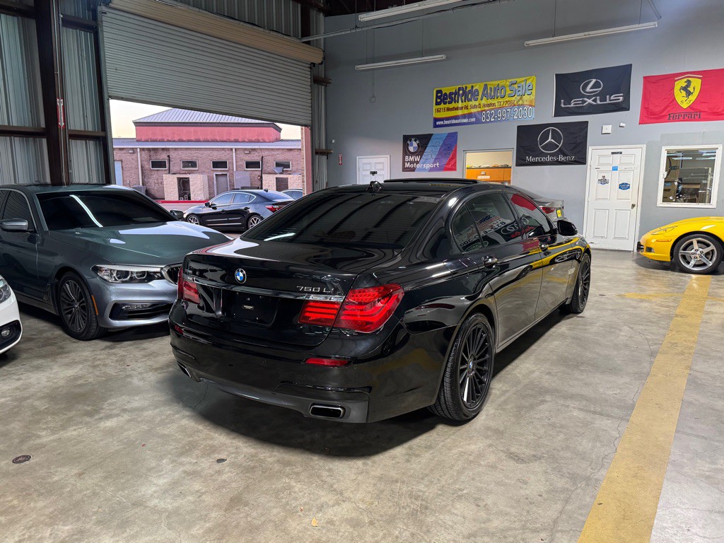 2014 BMW 7 Series Image 4