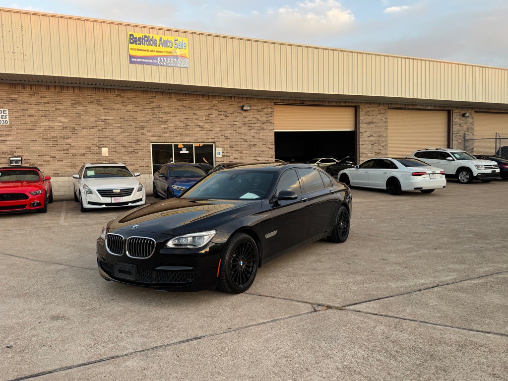 2014 BMW 7 Series Image 9