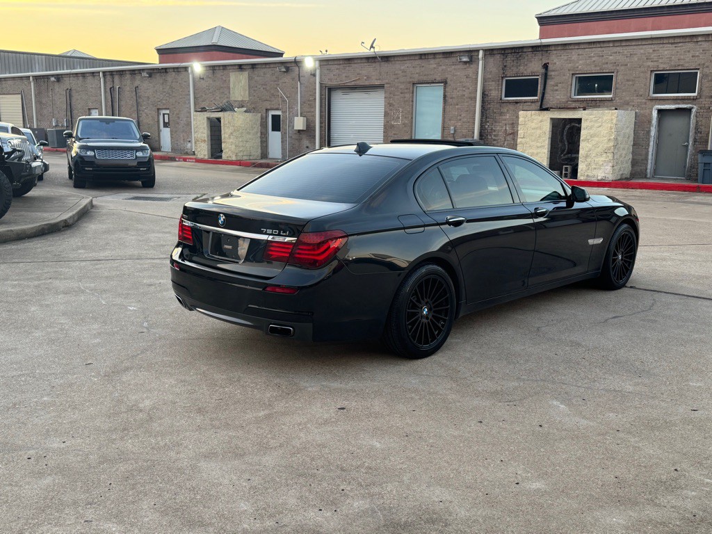 2014 BMW 7 Series Image 13
