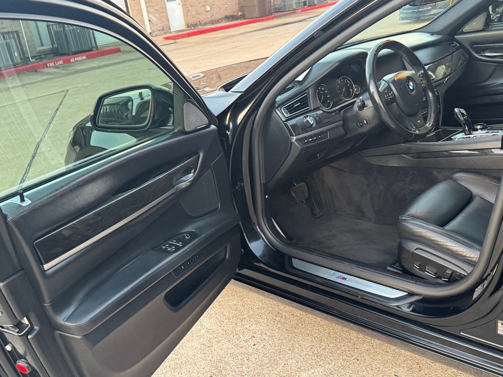 2014 BMW 7 Series Image 18