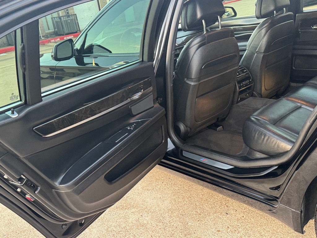 2014 BMW 7 Series Image 20
