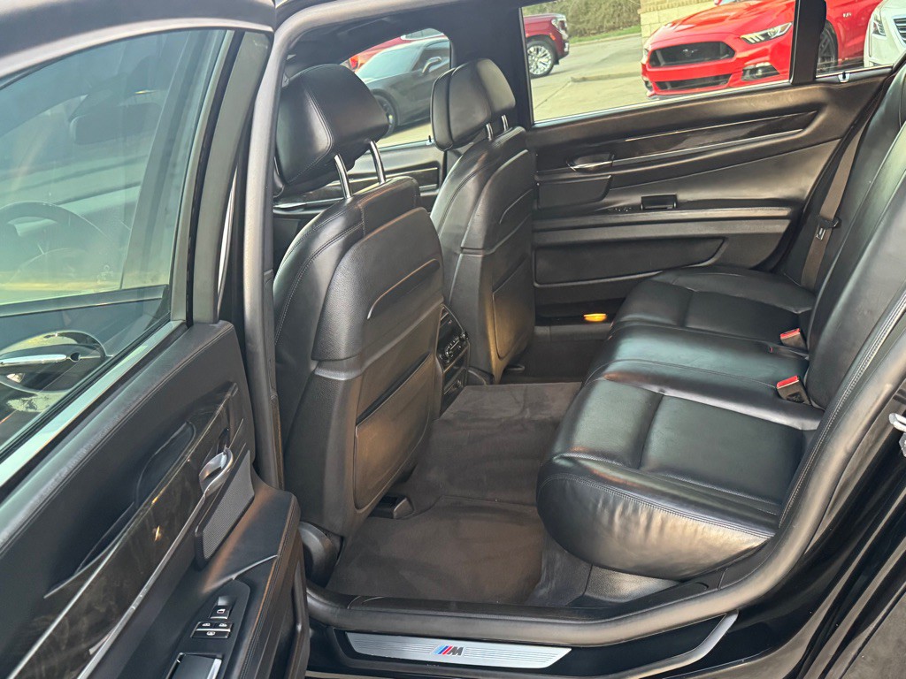 2014 BMW 7 Series Image 21