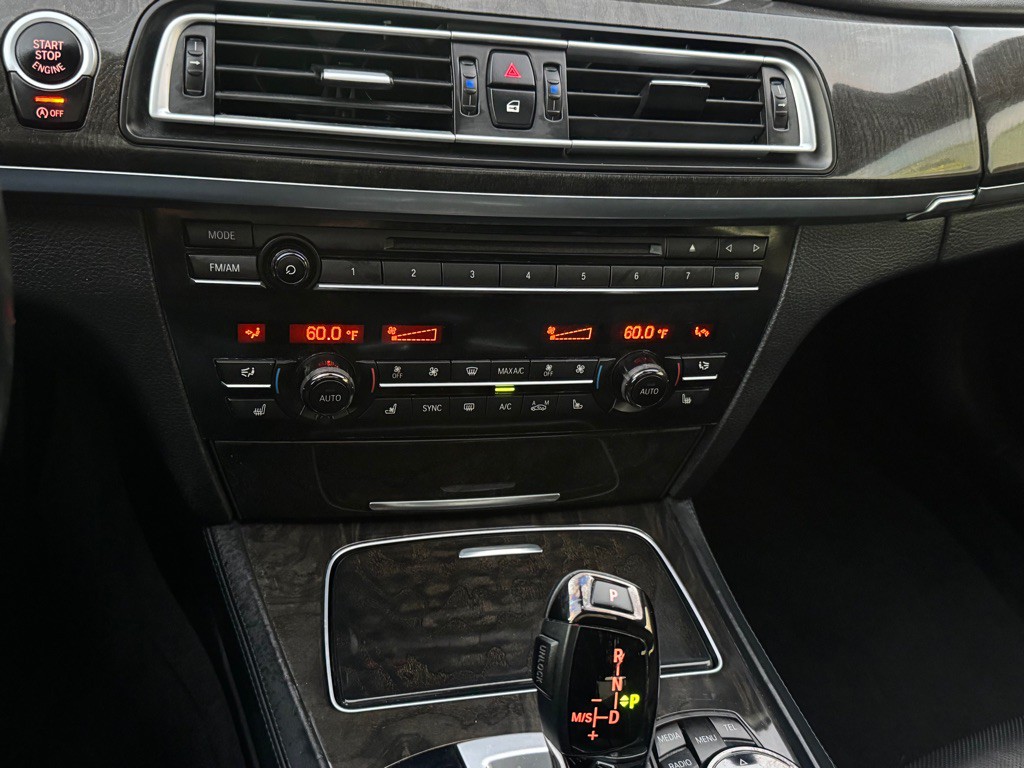 2014 BMW 7 Series Image 37