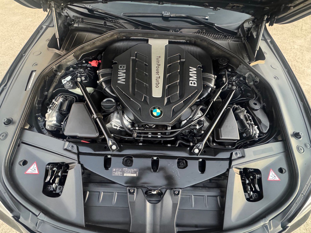 2014 BMW 7 Series Image 43