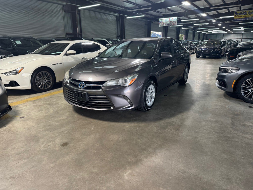 2017 Toyota Camry Image 3