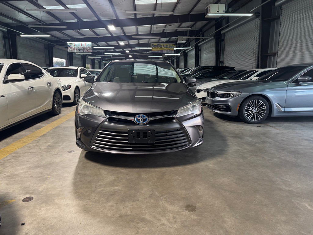 2017 Toyota Camry Image 4