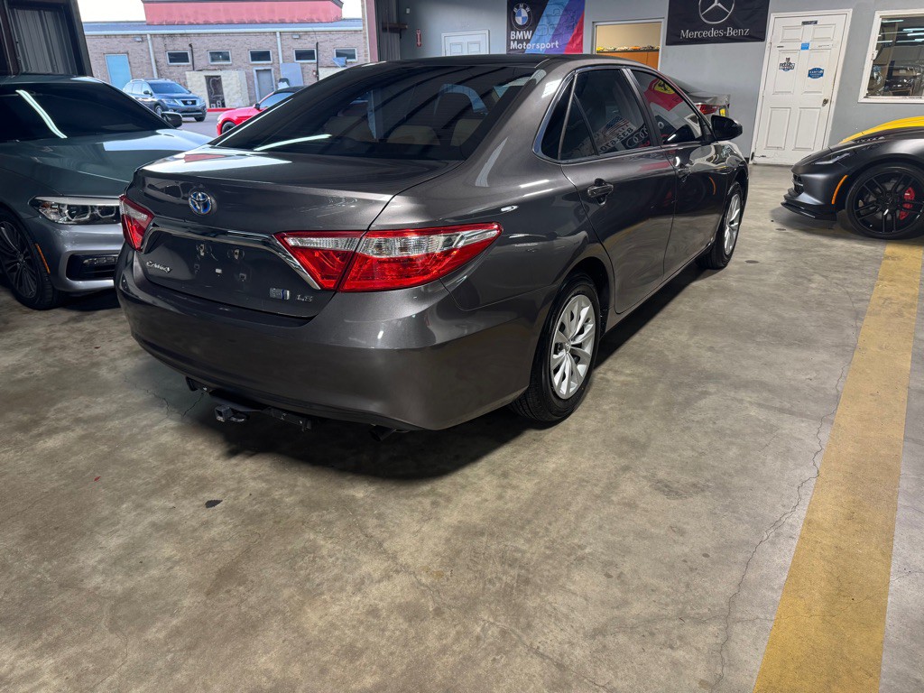 2017 Toyota Camry Image 11
